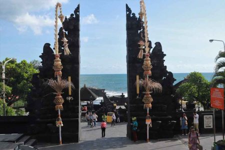 Tanah Lot Temple view