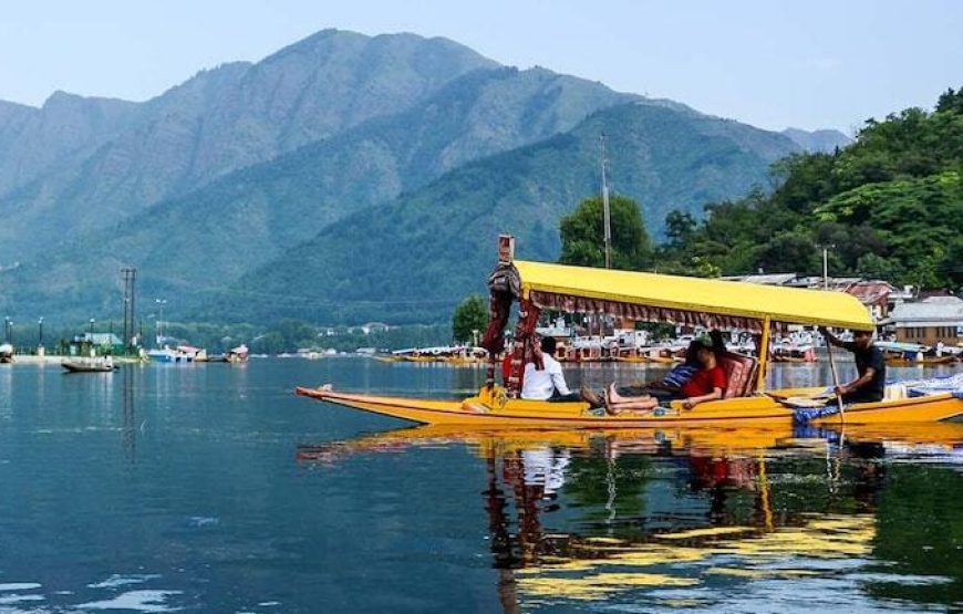 Kashmir Escape: Srinagar, Gulmarg & Pahalgam Tour Package