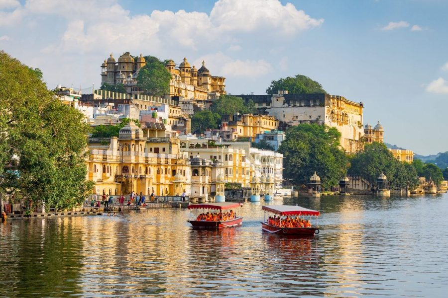 udaipur boating in lake